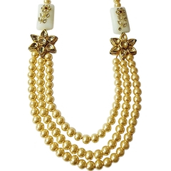 ARU PENDANT SET WITH PEARL CHAIN