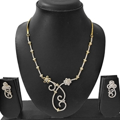 PENDANT SET WITH STUDDED AMERICAN DIAMONDS CHAIN